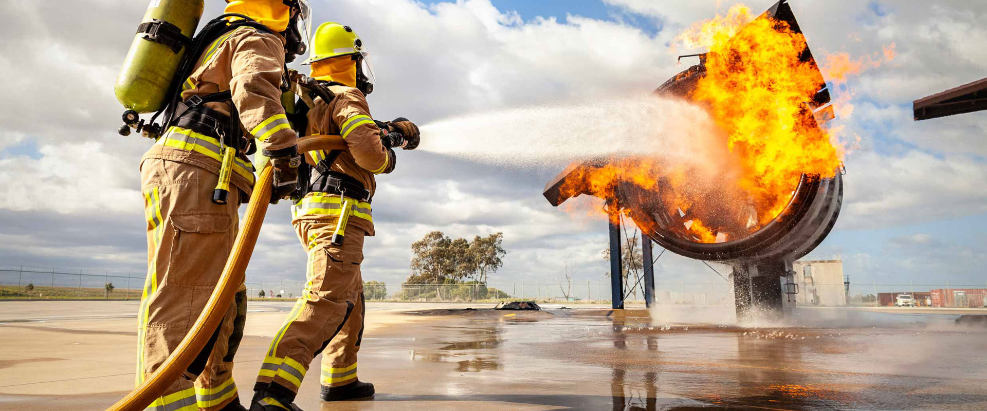 Jet Fuel Fire Protection Magnum Foam Jet SK Fire Extinguisher: Intelligent Protection Against ...